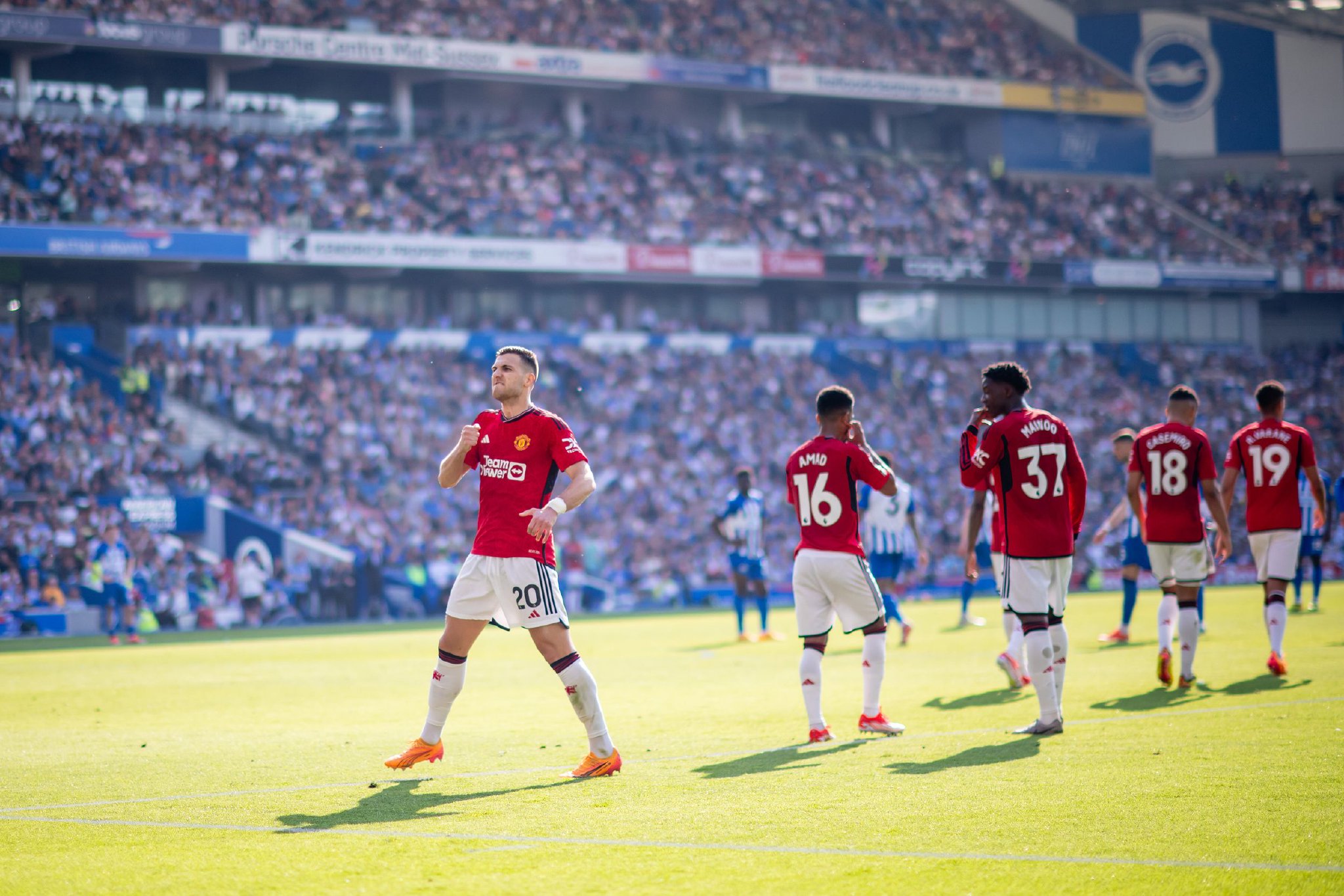 传奇家庭首 传奇家庭首